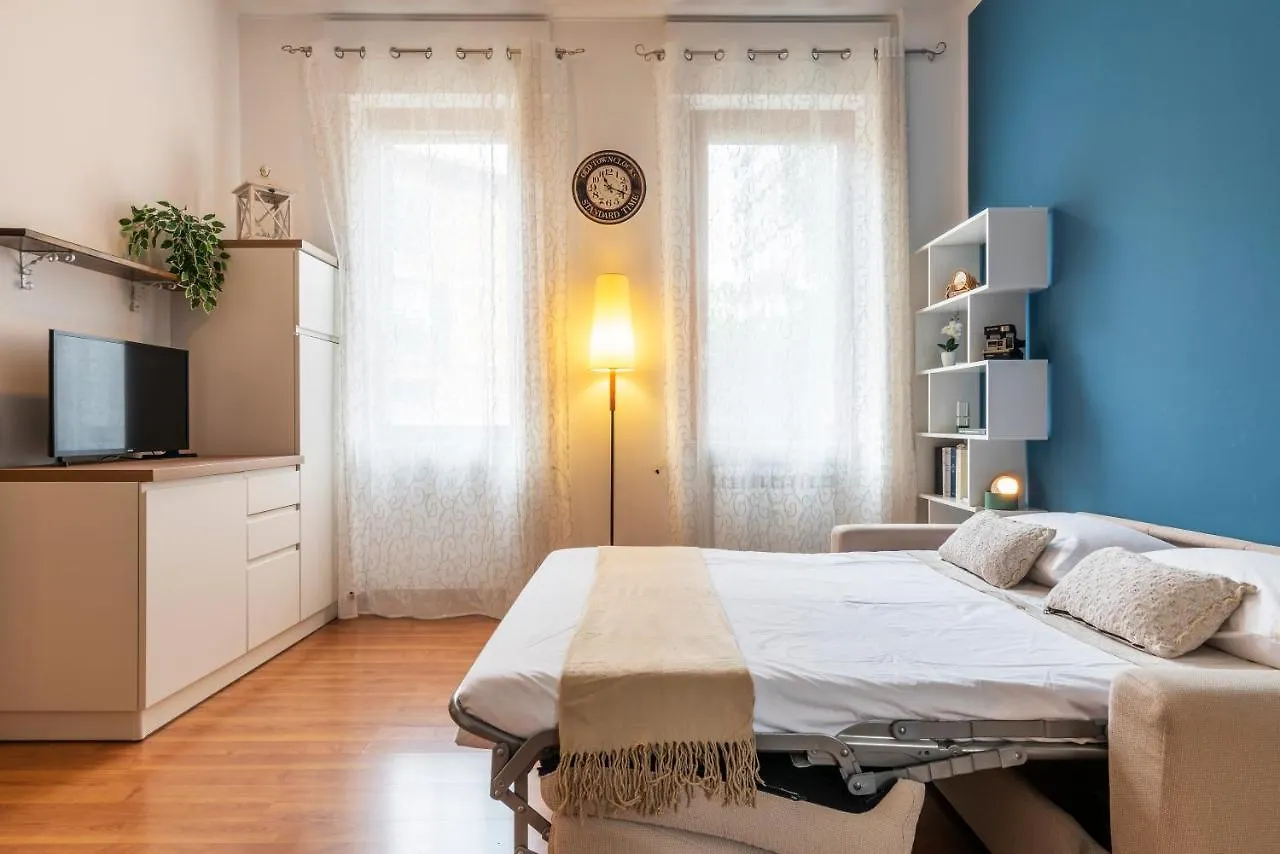 Casa Blu Flexyrent Apartment Wifi - No Ac Milan Italy